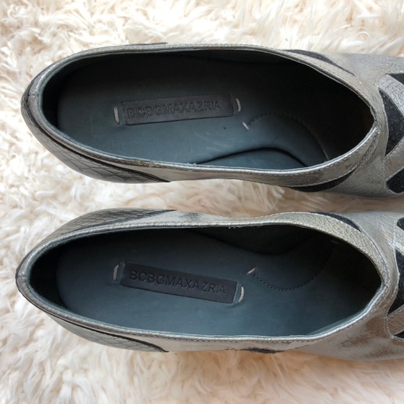 ❌SOLD❌BCBGMAXAZRIA Nivea Patent Leather On Heels - Picture 2 of 8